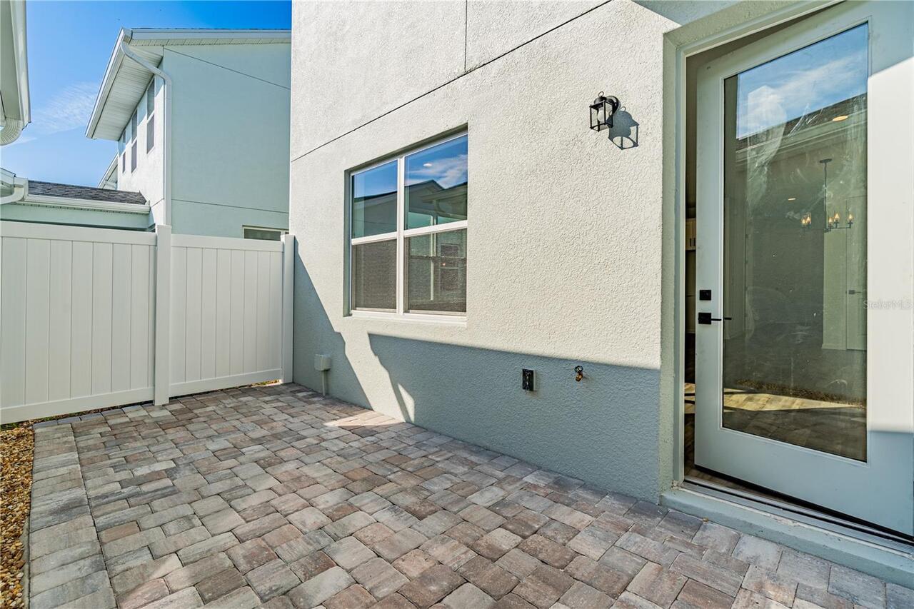 Listing Photo 12