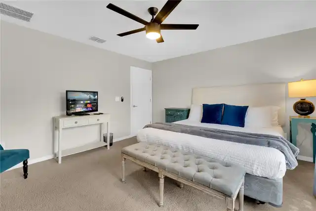 Listing Photo 12