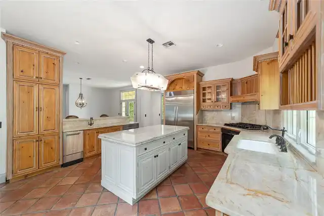 Listing Photo 22