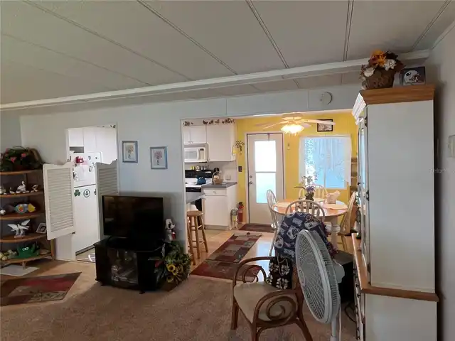 Listing Photo 9