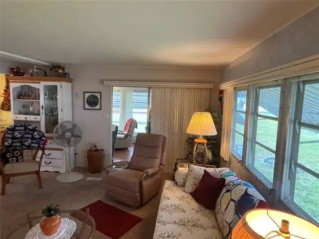 Listing Photo 12