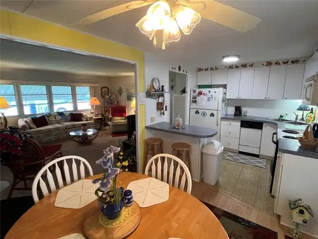 Listing Photo 17
