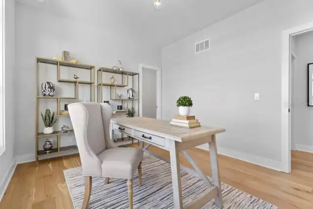 Listing Photo 11