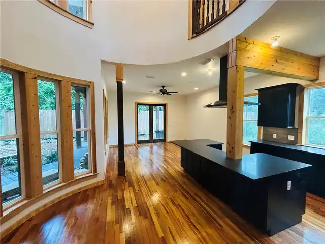 Listing Photo 8