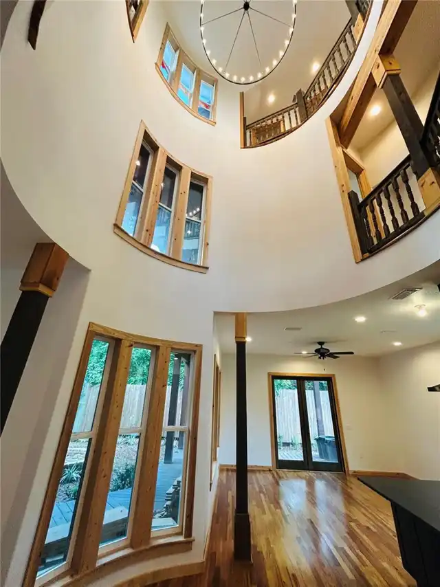 Listing Photo 10