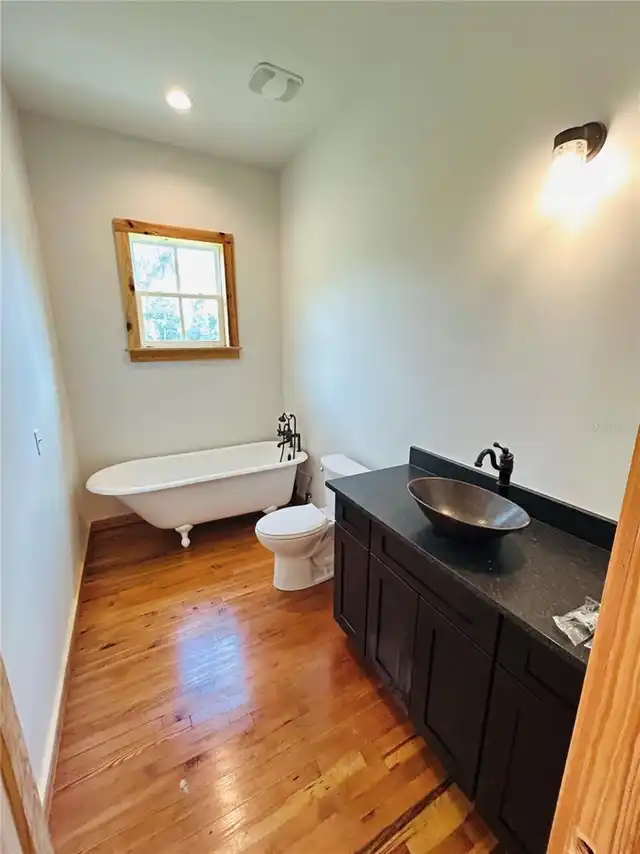 Listing Photo 17