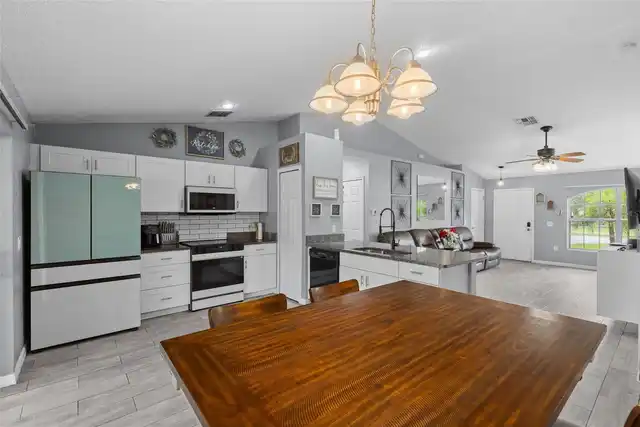 Listing Photo 8