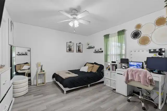 Listing Photo 16