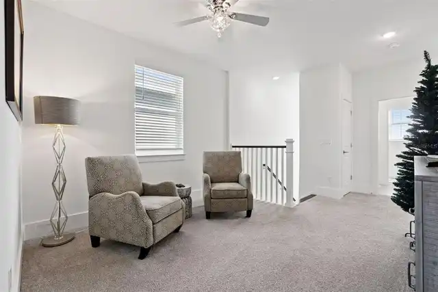 Listing Photo 10