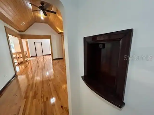 Listing Photo 9