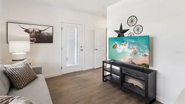 Listing Photo 11