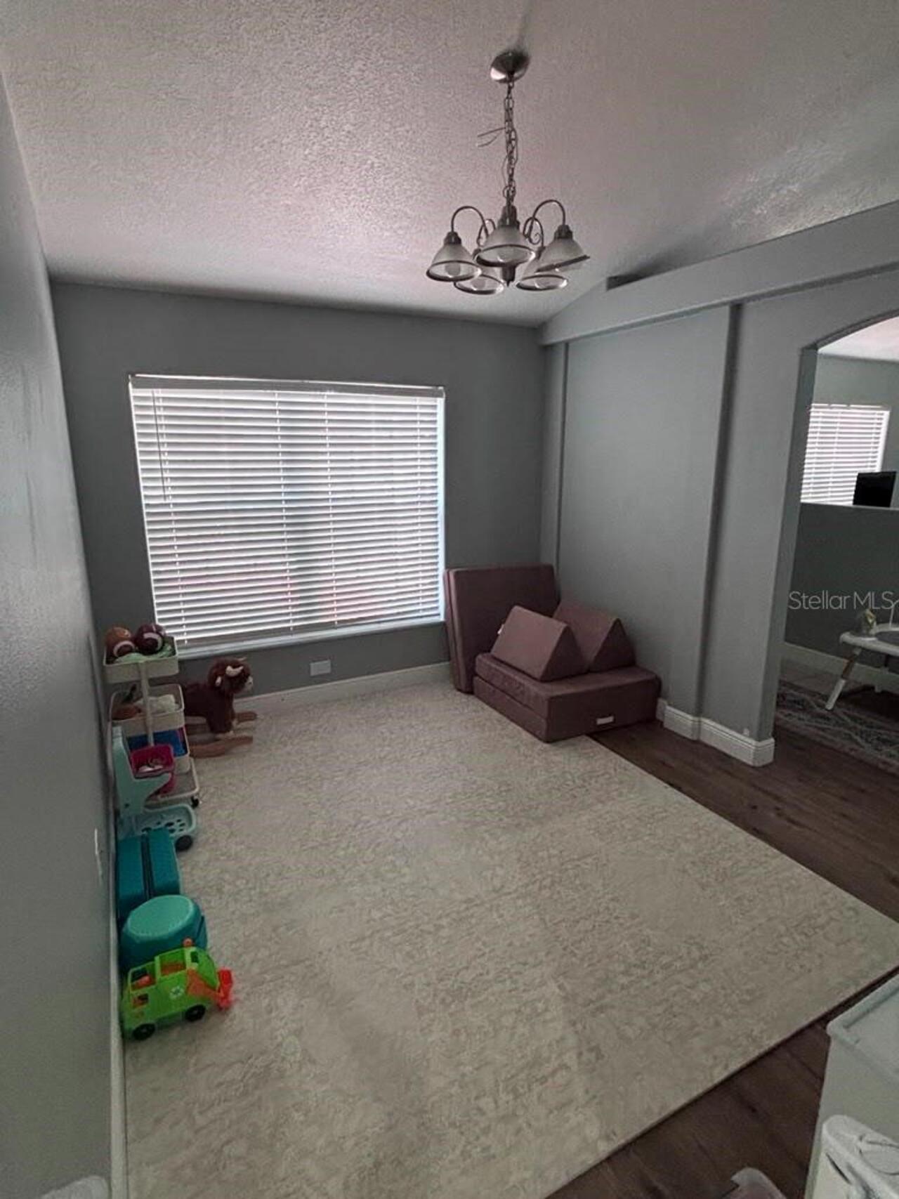 Listing Photo 8