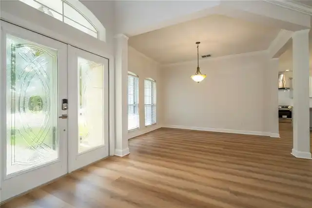 Listing Photo 10