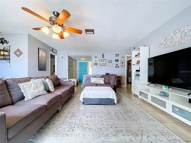 Listing Photo 9