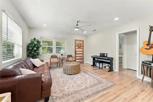 Listing Photo 18