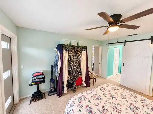 Listing Photo 9