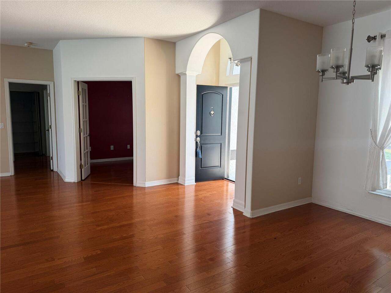 Listing Photo 12