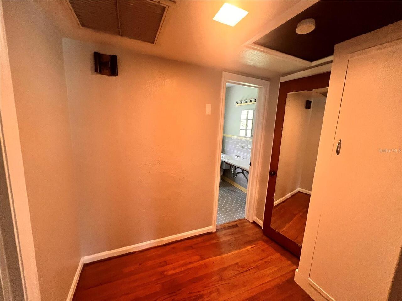 Listing Photo 12