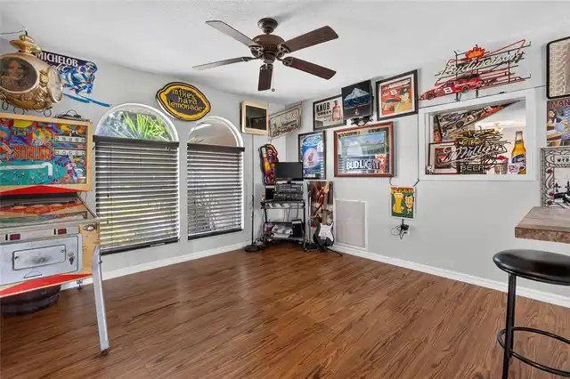 Listing Photo 16