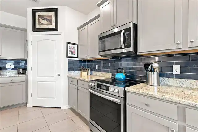 Listing Photo 12