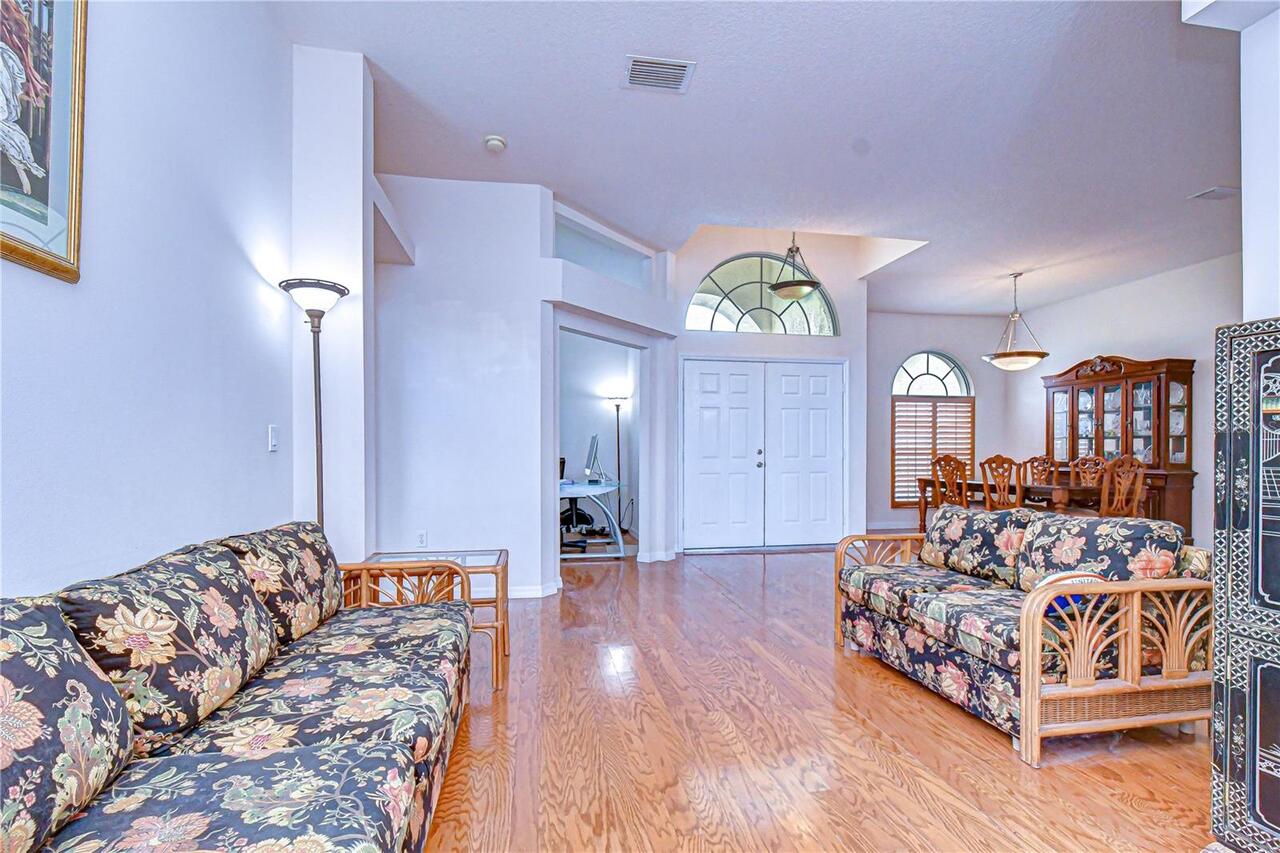 Listing Photo 8