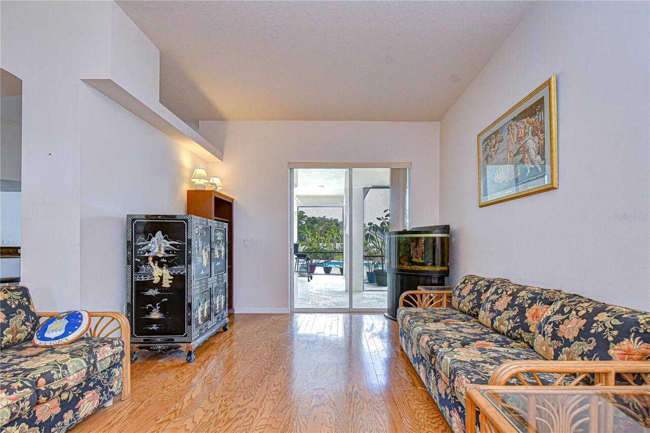 Listing Photo 9