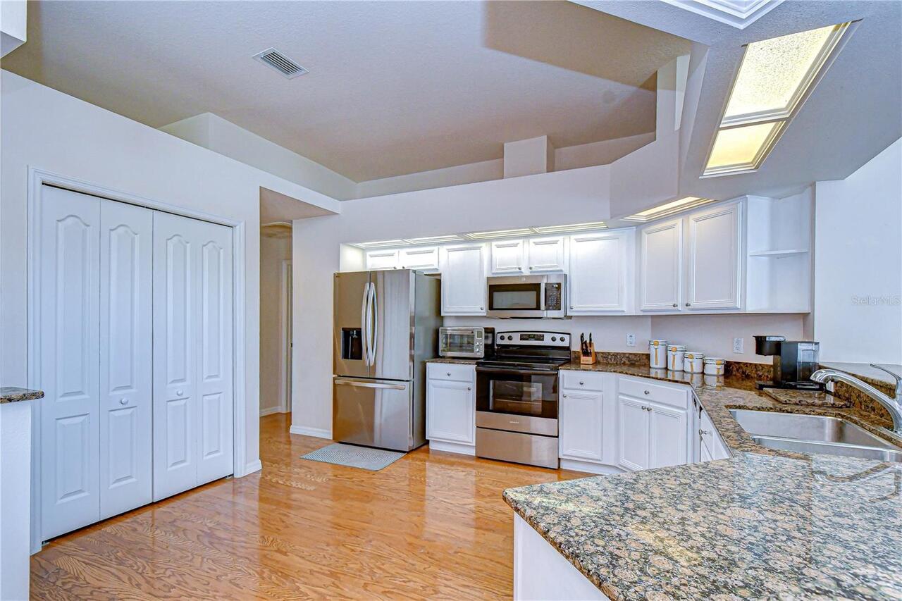 Listing Photo 10