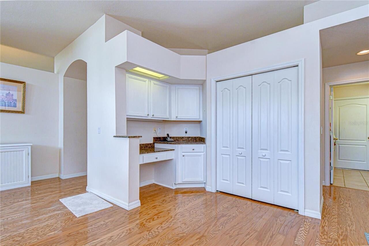 Listing Photo 12