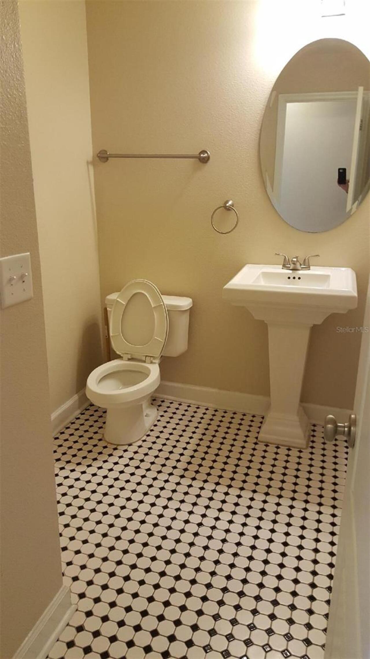 Listing Photo 12