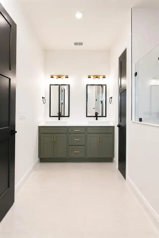 Listing Photo 17