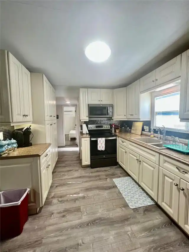 Listing Photo 7