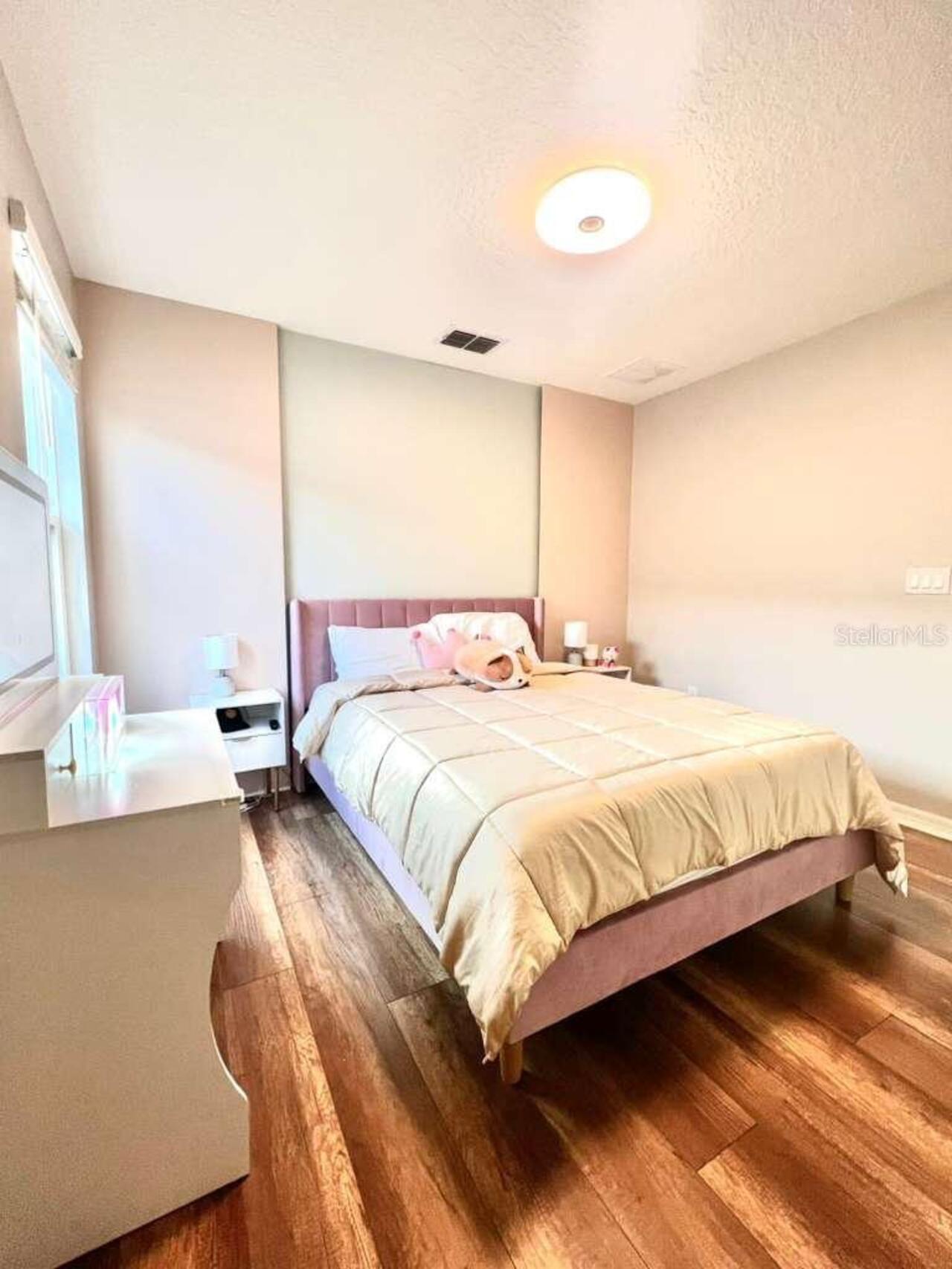 Listing Photo 12