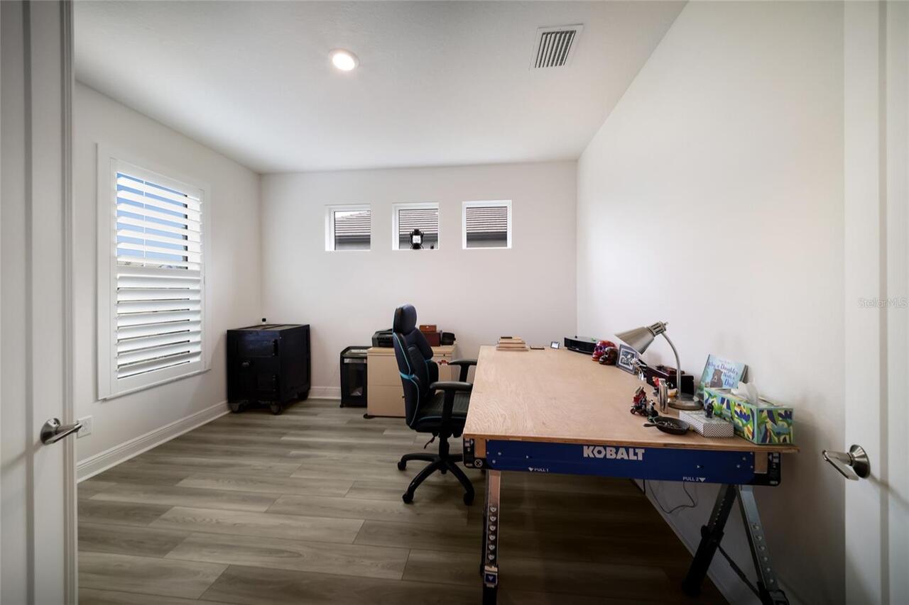 Listing Photo 12