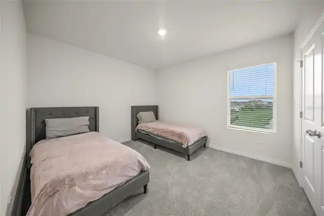Listing Photo 18