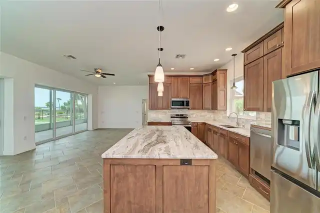Listing Photo 16