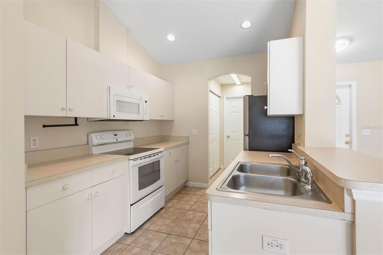 Listing Photo 11