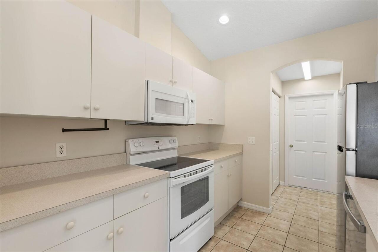 Listing Photo 12