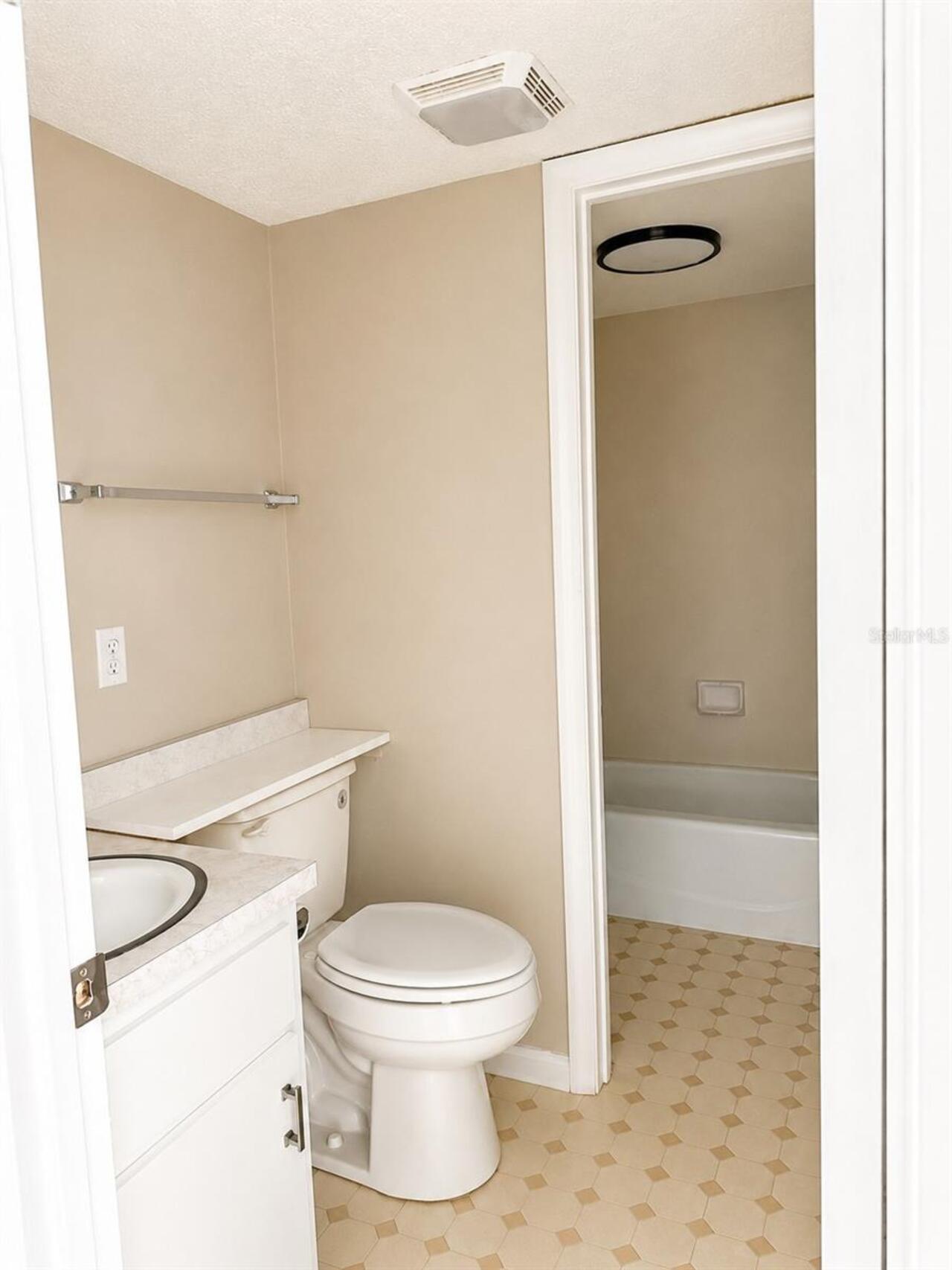 Listing Photo 6