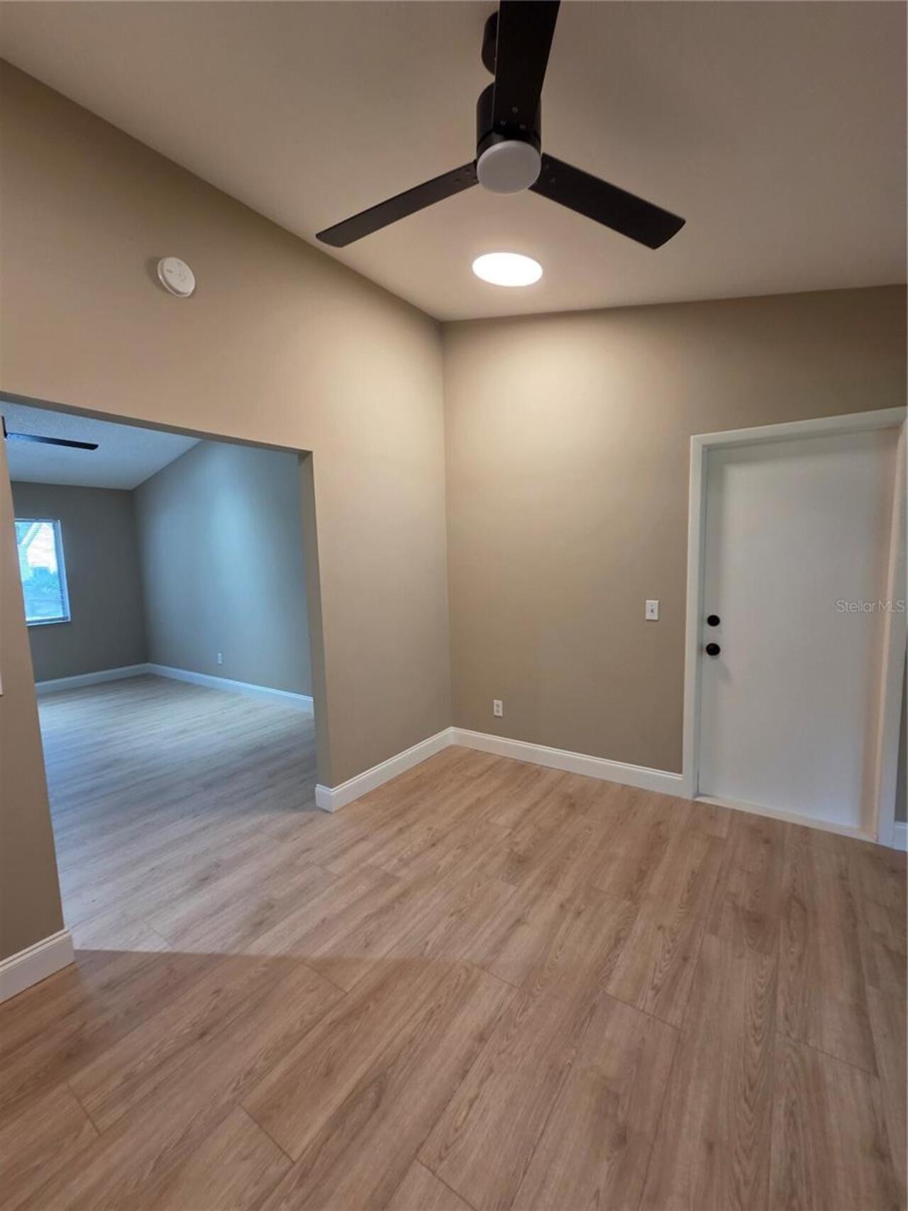 Listing Photo 8