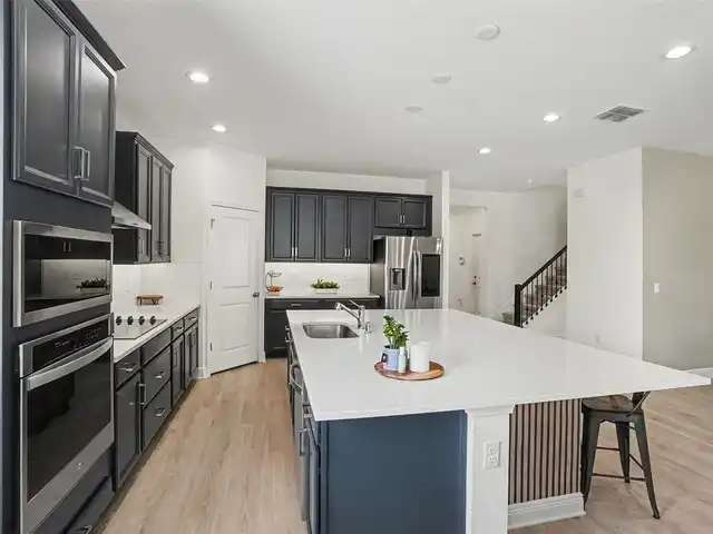 Listing Photo 8