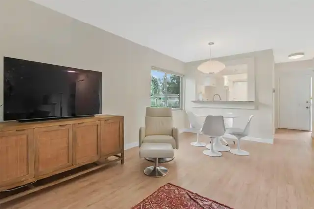 Listing Photo 16