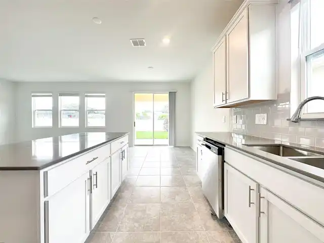 Listing Photo 14
