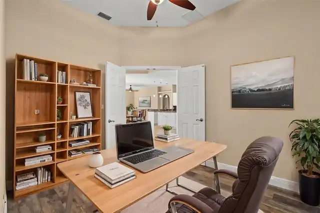Listing Photo 10