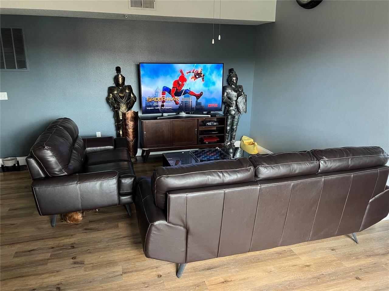 Listing Photo 11
