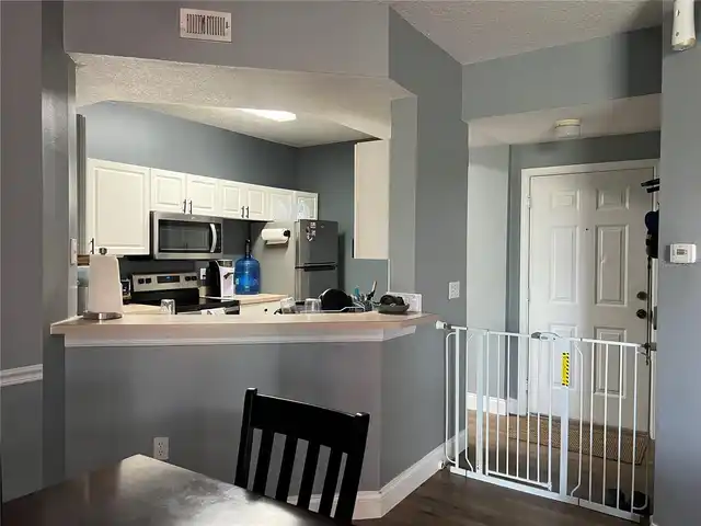 Listing Photo 8
