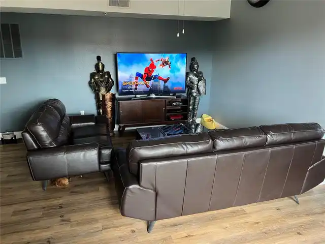 Listing Photo 11