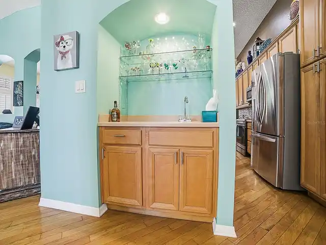 Listing Photo 10