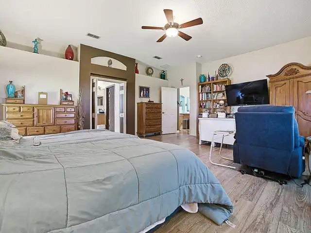 Listing Photo 29