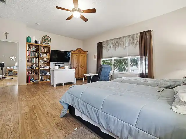 Listing Photo 30