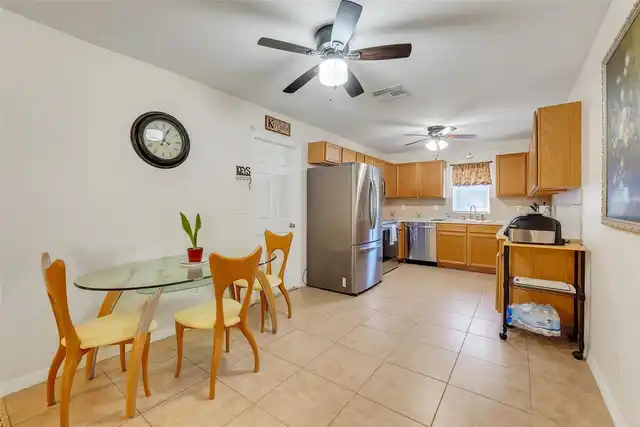 Listing Photo 12
